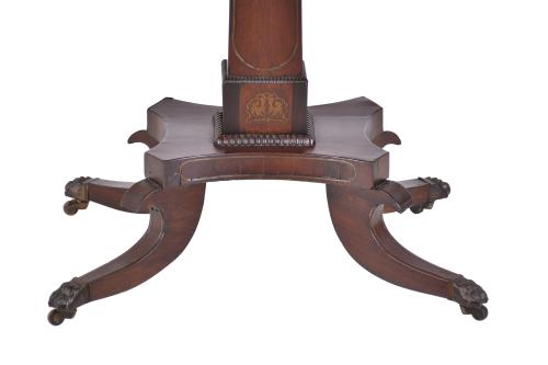 Mesa auxiliar Regency, siglo XIX.