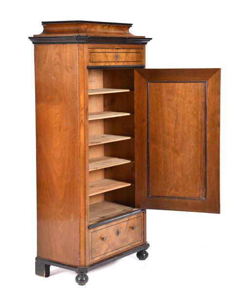 Mueble alto siguiendo modelos Biedermeier, segunda mitad si