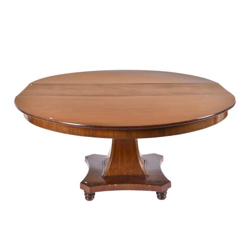 Mesa de comedor William IV, siglo XIX. 