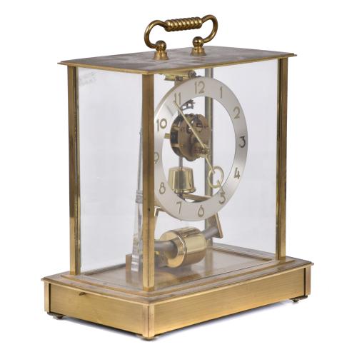 Reloj de sobremesa vintage, circa 1960.
