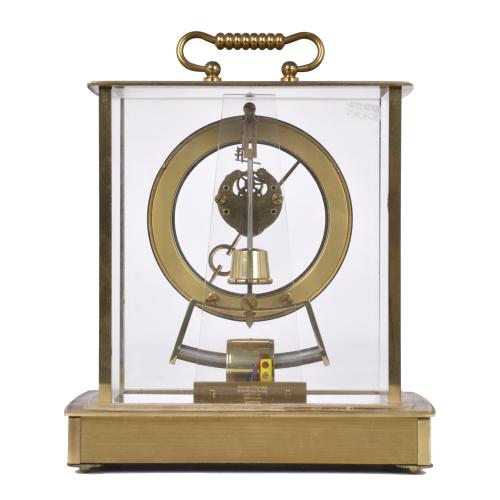 Reloj de sobremesa vintage, circa 1960.