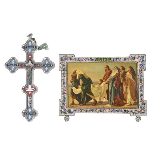 Lote de imagen y crucifijo italianos, pps. siglo XX. 