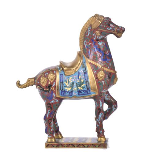 ESCUELA CHINA, SIGLO XX.  Caballo en cloisonné.