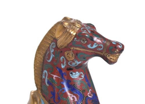 ESCUELA CHINA, SIGLO XX.  Caballo en cloisonné.