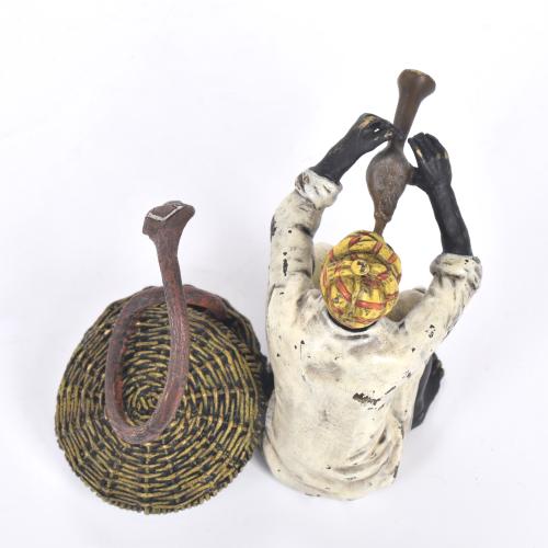KUNST & AMBIENTE. "Encantador de serpientes".