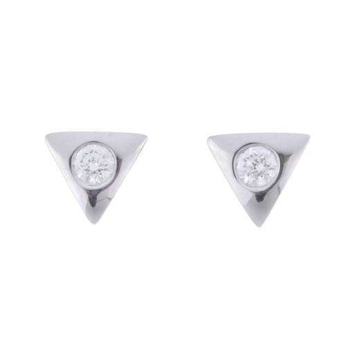 Triangular diamonds earrings.