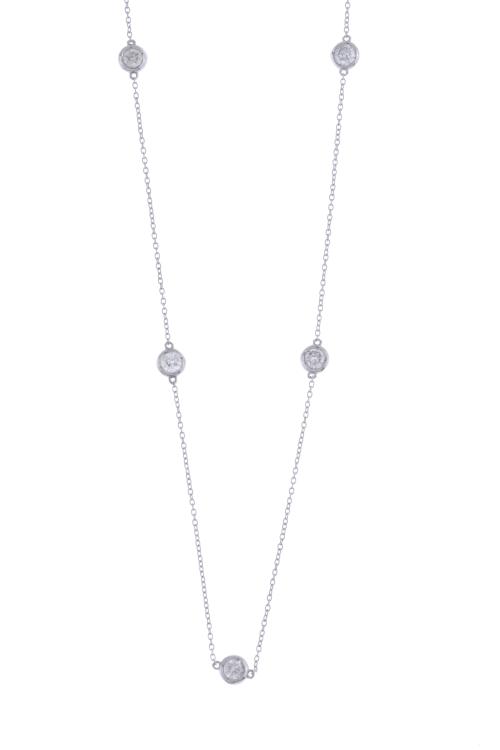 Gargantilla con chatones de diamantes.