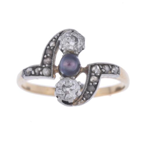 Belle Époque ring with diamonds and pearl.