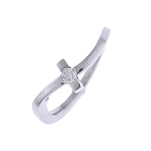 Solitaire ring with diamond.