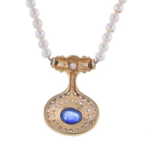 Gargantilla de perlas con colgante en oro, zafiro y diamant