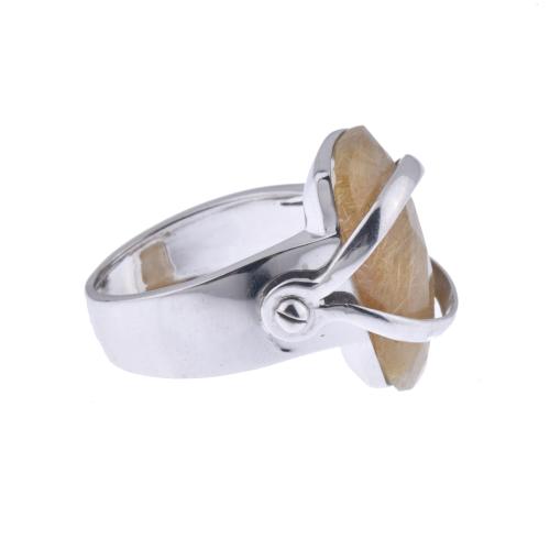 Ring with rutilated quartz.