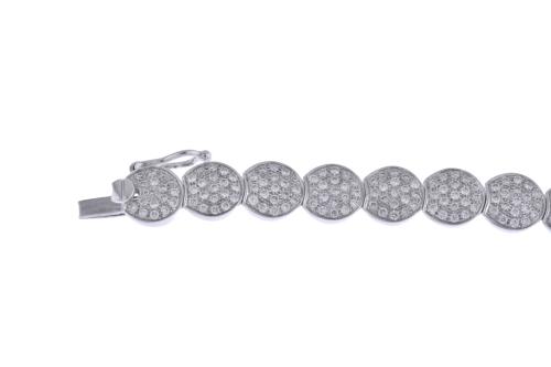 Pulsera con pavé de diamantes.