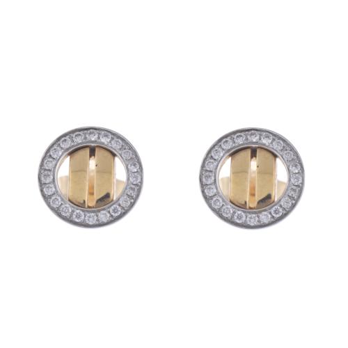 Two-tone gold and diamonds earrings.