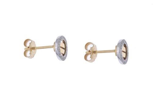 Two-tone gold and diamonds earrings.