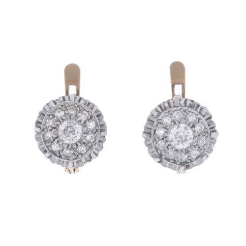 Diamonds earrings.