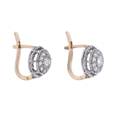 Diamonds earrings.