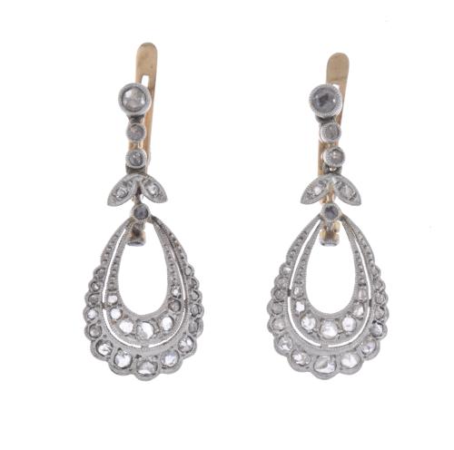 Diamonds earrings, circa 1925.