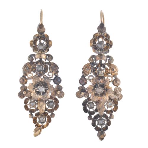 Diamonds earrings, in the traditional Valencian style.