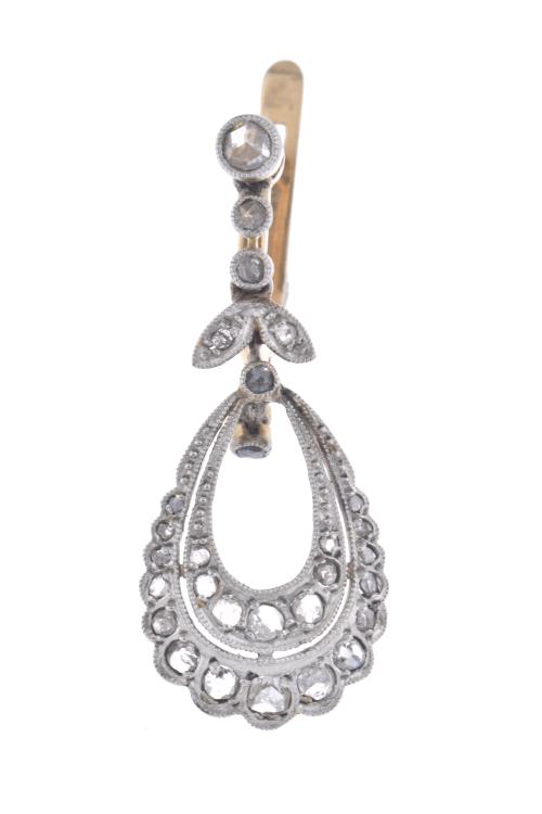 Diamonds earrings, circa 1925.