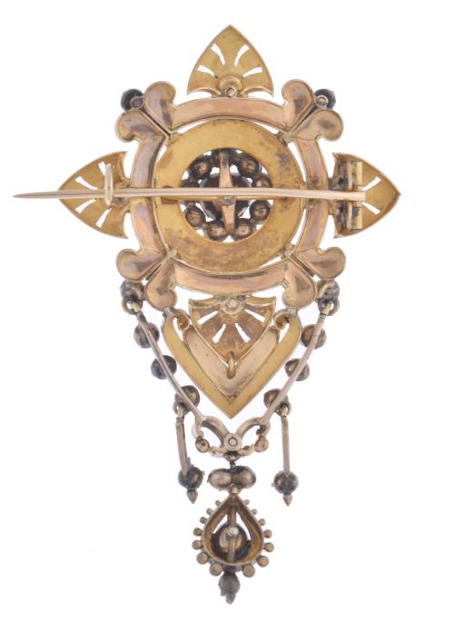 Late Alphonsine brooch with diamonds.
