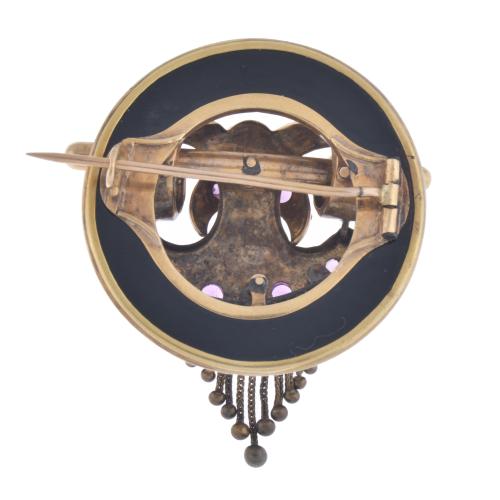 Broche belle époque con perlas, amatistas y ónix.