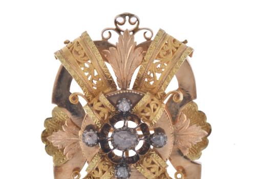 Broche isabelino - alfonsino con diamantes.