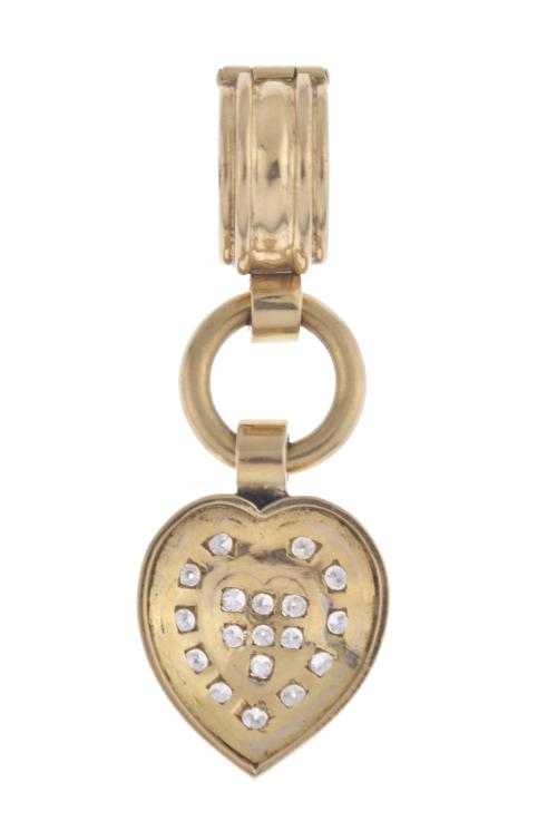 Colgante en forma de corazón con diamantes. Joyería Rosa Bi
