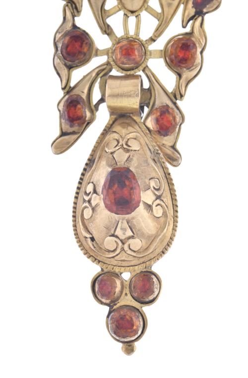 Pendientes de arangada con granates s. XVIII.