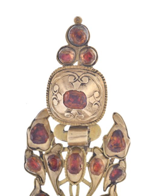 Pendientes de arangada con granates s. XVIII.