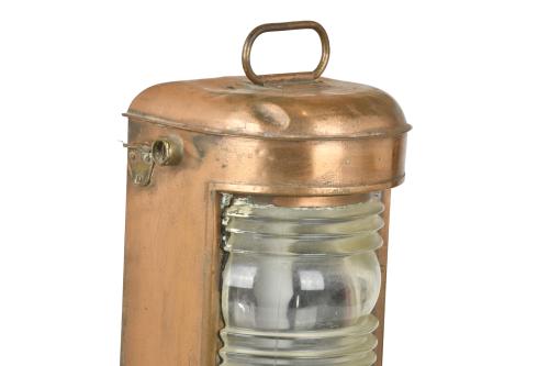 Farol de barco, med. siglo XX. 
