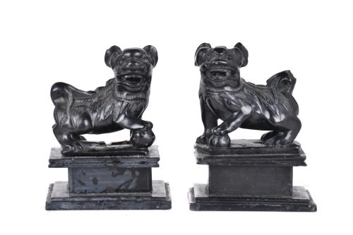 ESCUELA CHINA, PRIMERA MITAD SIGLO XX.  Pareja de Leones de