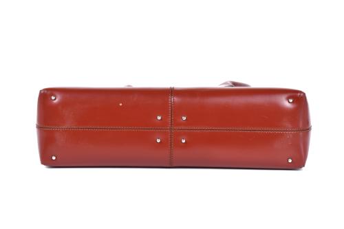 TOD&#39;S. Bolso de mano modelo "Classic D-Bag".