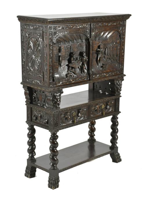 Mueble aparador de estilo Renacentista, siglo XX.