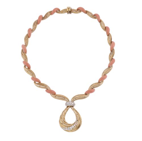 Collar - gargantilla semi rígido con diamantes y coral. 