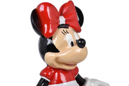 "Minnie Mouse".