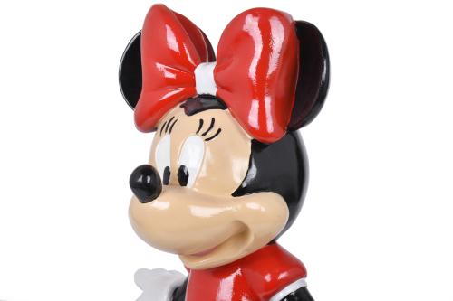 "Minnie Mouse".
