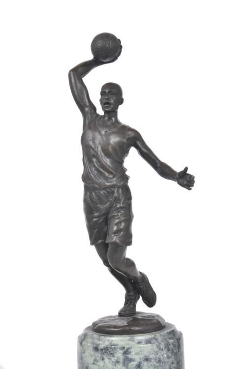 MILO. "Jugador de básquet".
