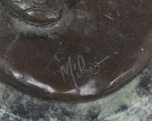 MILO. "Jugador de básquet".