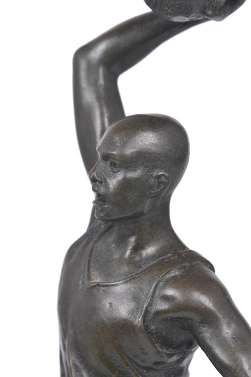 MILO. "Jugador de básquet".