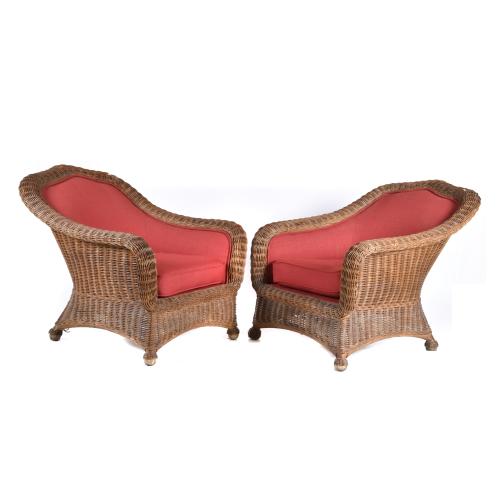 Pareja de sillones en enea, siglo XX. 