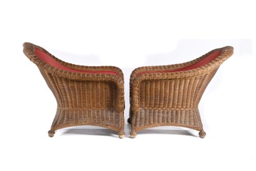 Pareja de sillones en enea, siglo XX. 