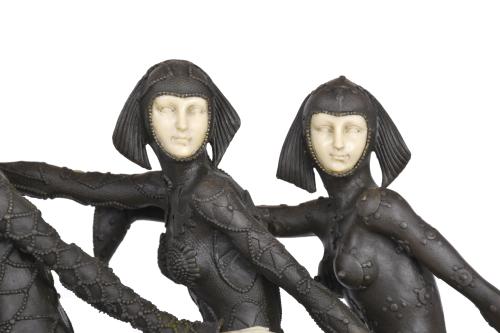 SIGUIENDO MODELOS DE DEMÉTRE CHIPARUS (1886-1947).  "Five G