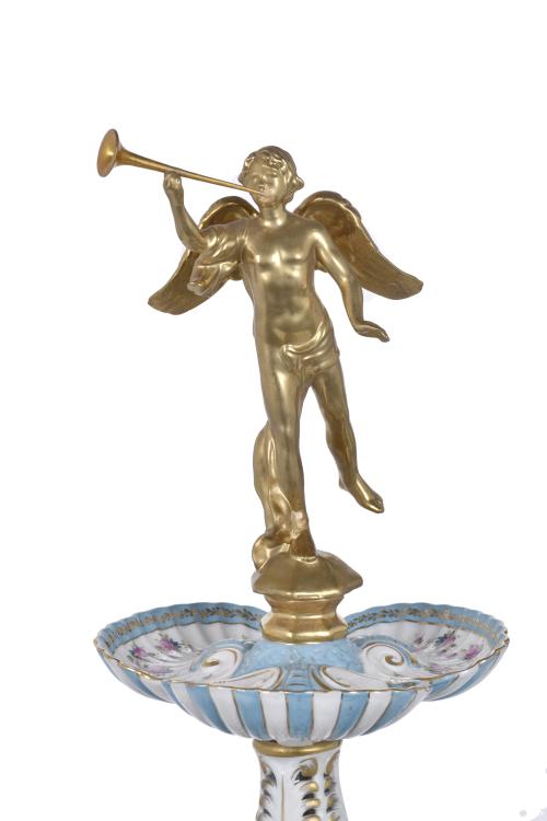 SIGUIENDO MODELOS DE SÈVRES. Centro de porcelana.
