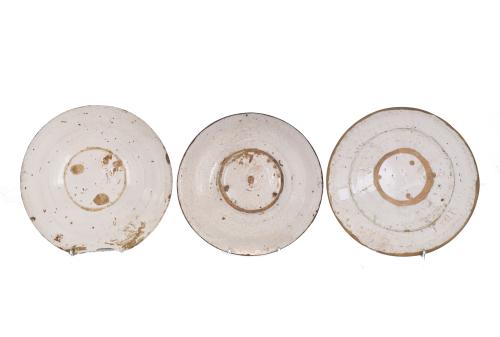 Conjunto de tres platos catalanes, siglo XIX.