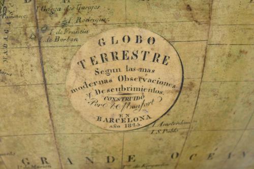 ANTONIO MONFORT. Globo terráqueo, 1825.