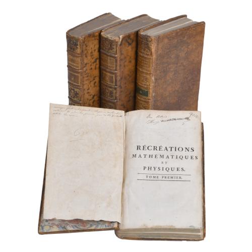 JACQUES OZANAM (1640 - 1718). Récréations mathématiques et physiques qui contiennent Plusieurs Problèmes d'Arithmétique, de Géométrie, de Musique, d'Optique, de Gnomonique, de Cosmographie, de Mécanique, de Pyrotechnie, & de Physique, 1790.