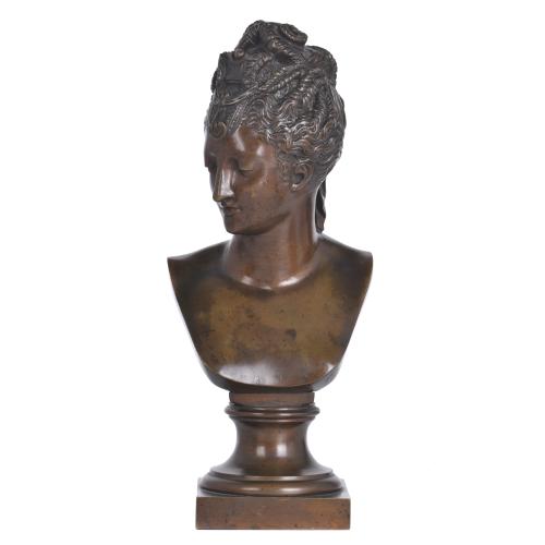 SIGUIENDO MODELOS DE JEAN GOUJON (1510 – 1564/1569). "Busto de Diane Poitiers”, fin. siglo XIX.