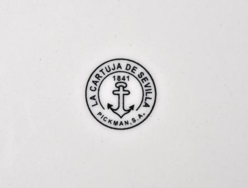LA CARTUJA DE SEVILLA.   Lote de diversos platos y bandejas