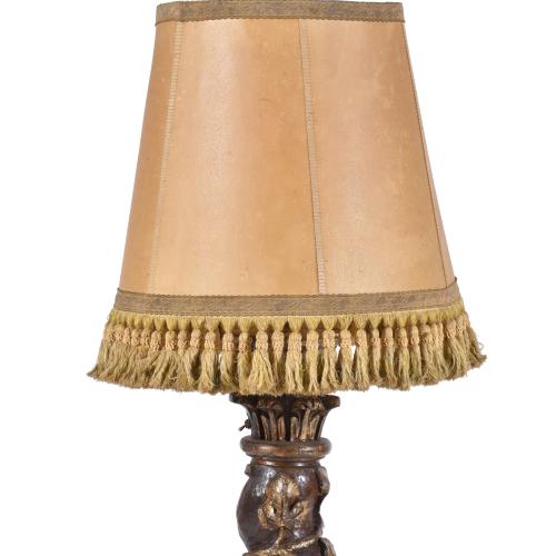 Columna salomónica de estilo Barroco, siglo XX.