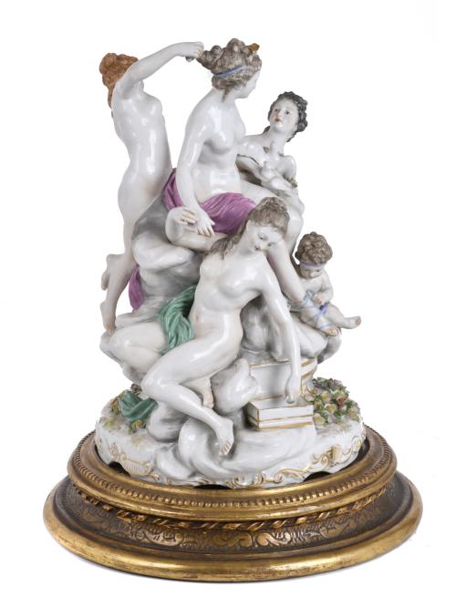 SIGUIENDO MODELOS DE MEISSEN. "El baño de Diana", siglo XX. 